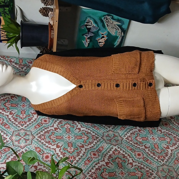 Forever 21 Sweaters - Forever 21 Button Up V-Neck Sweater Cardigan, Size M